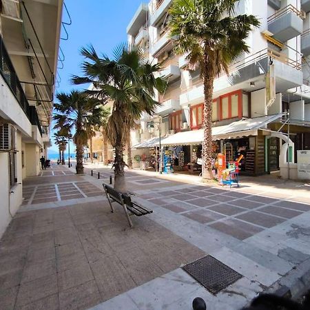 Apartment 50 Meters From The Beach Λουτράκι Εξωτερικό φωτογραφία