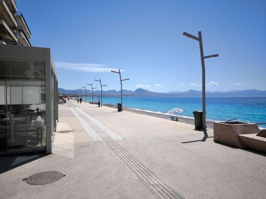 Apartment 50 Meters From The Beach Λουτράκι Εξωτερικό φωτογραφία