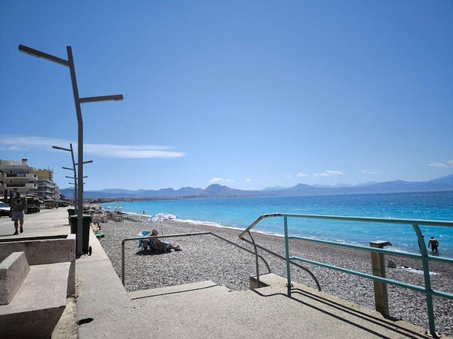 Apartment 50 Meters From The Beach Λουτράκι Εξωτερικό φωτογραφία