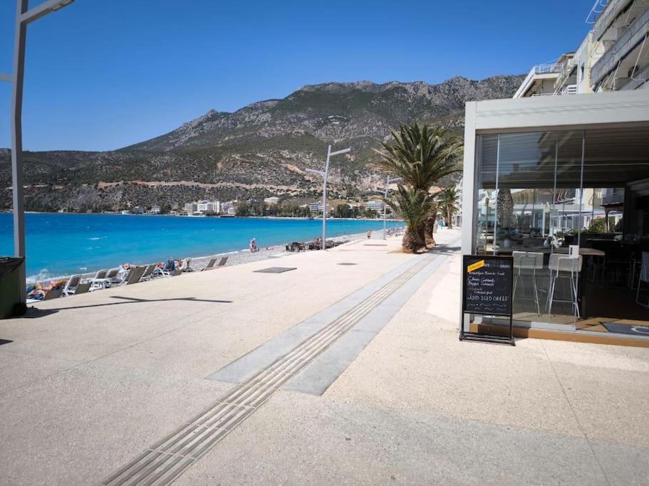 Apartment 50 Meters From The Beach Λουτράκι Εξωτερικό φωτογραφία