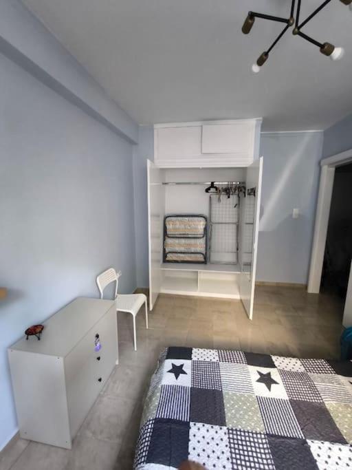 Apartment 50 Meters From The Beach Λουτράκι Εξωτερικό φωτογραφία