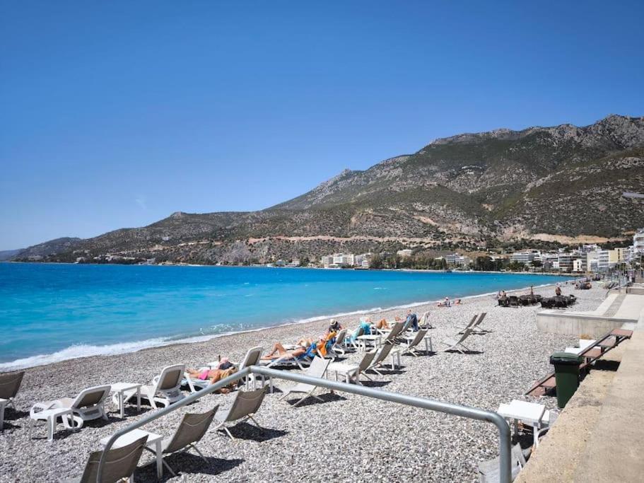 Apartment 50 Meters From The Beach Λουτράκι Εξωτερικό φωτογραφία
