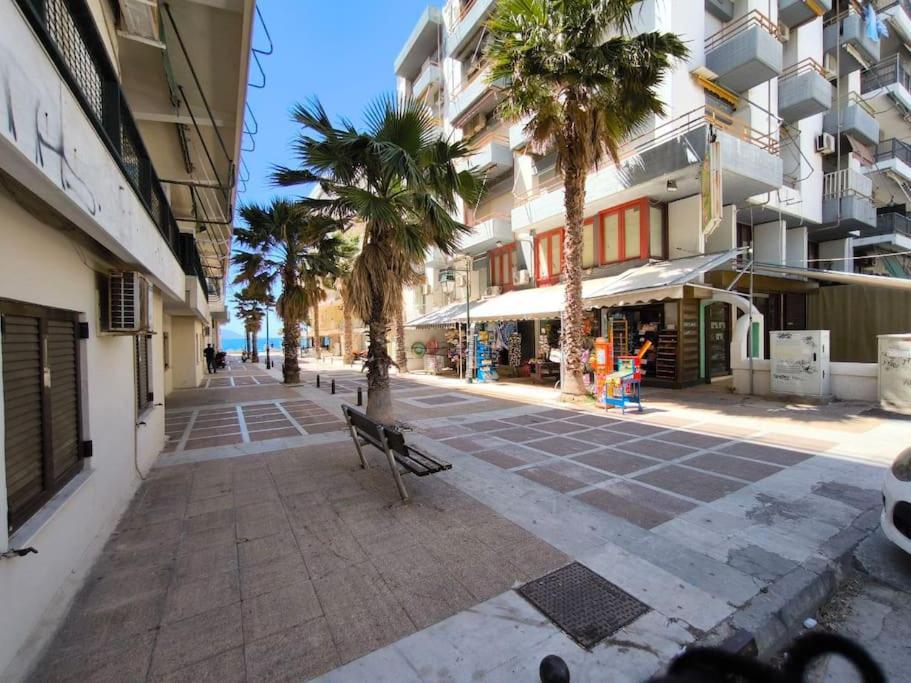 Apartment 50 Meters From The Beach Λουτράκι Εξωτερικό φωτογραφία